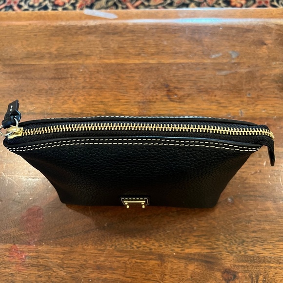 Dooney & Bourke Black Pebble Leather Cosmetic Bag - NWT - Picture 2 of 8